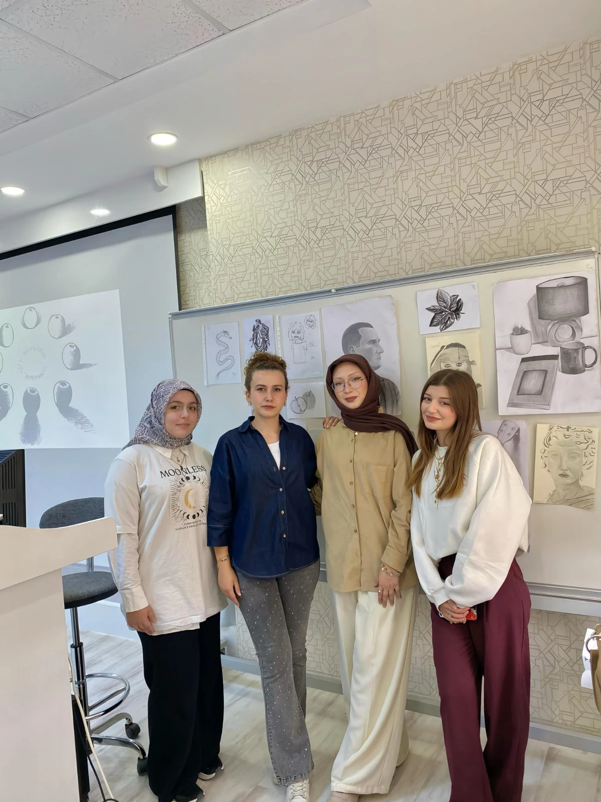 Sanat ve Sosyal Hizmet Topluluğu Kara Kalem ve Natürmort Etkinliği